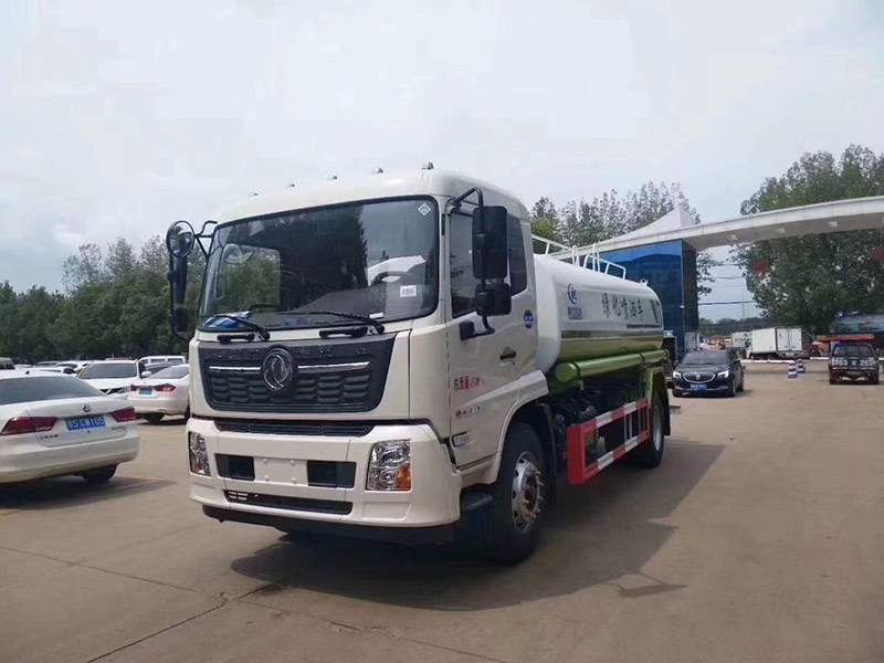 國(guó)六東風(fēng)天錦綠化噴灑車(chē)