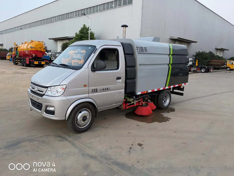 長(zhǎng)安掃路車