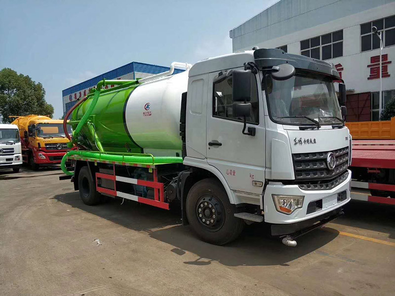 東風(fēng)專底吸污車