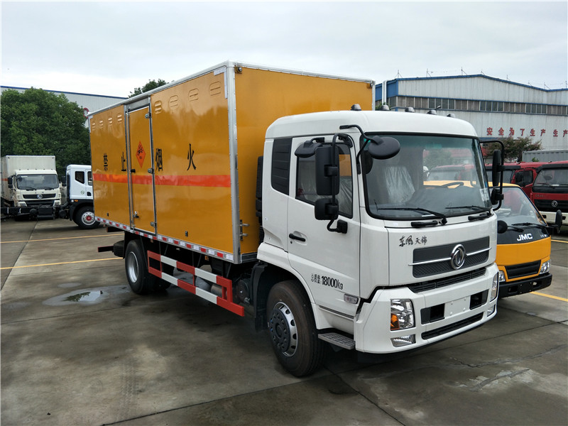 東風(fēng)天錦爆破器材運(yùn)輸車