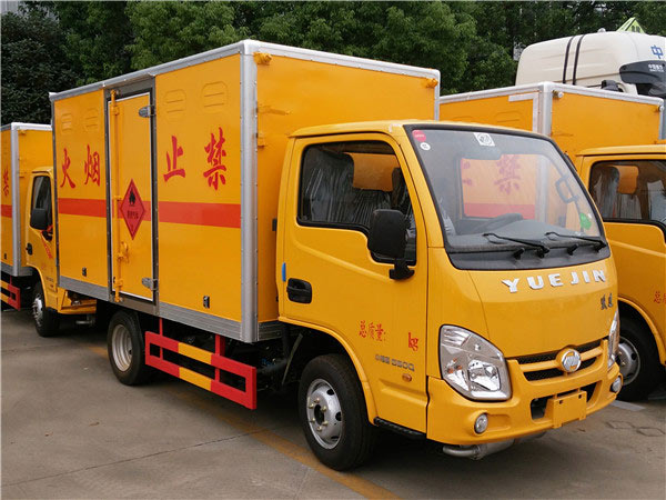 躍進爆破器材運輸車