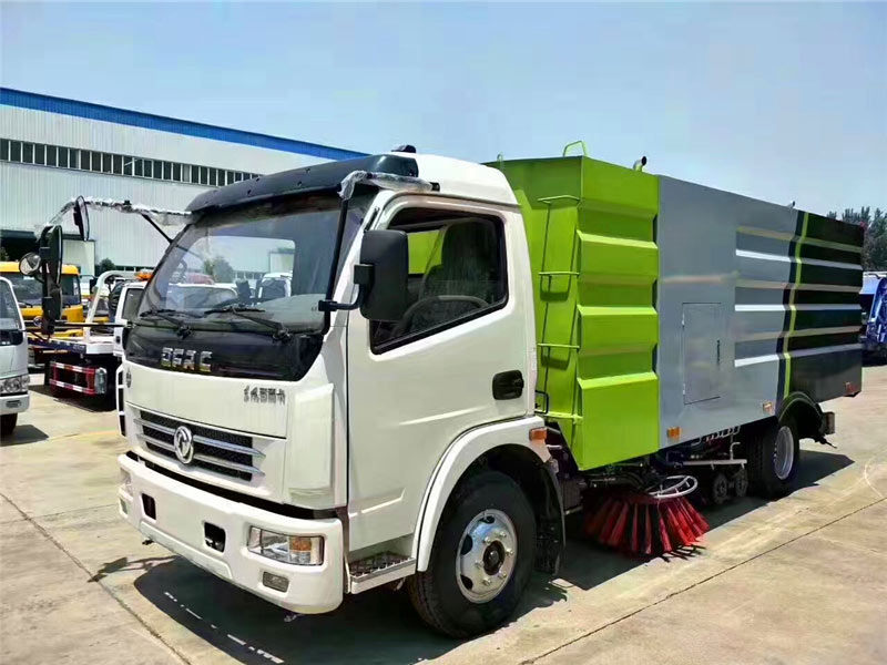 東風(fēng)大多利卡洗掃車