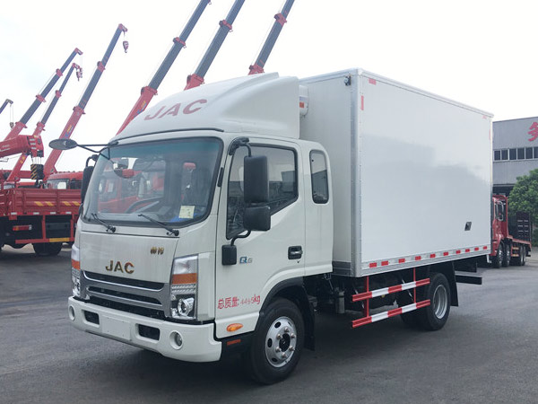 江淮帥鈴排半冷藏車(chē)
