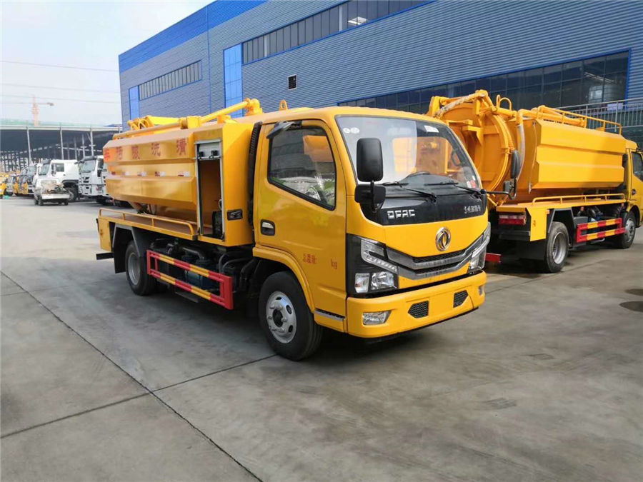 程力威牌藍(lán)牌清洗吸污車(chē)