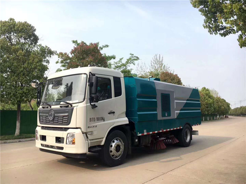 國(guó)六東風(fēng)天錦掃路車