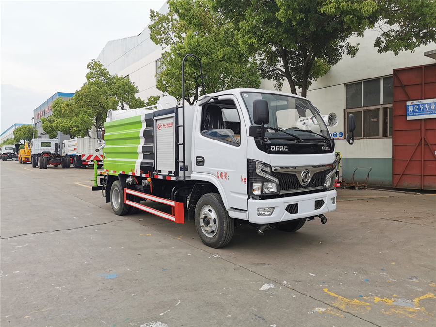 國六東風(fēng)小多利卡多功能抑塵車