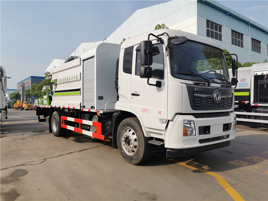 國(guó)六東風(fēng)天錦多功能抑塵車(chē)