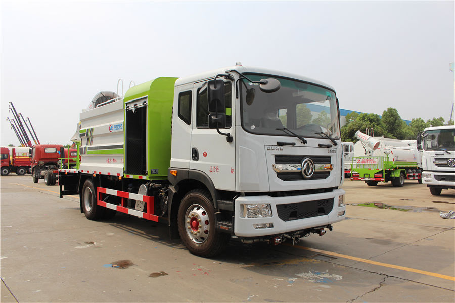 國(guó)六東風(fēng)多利卡D9多功能抑塵車(chē)