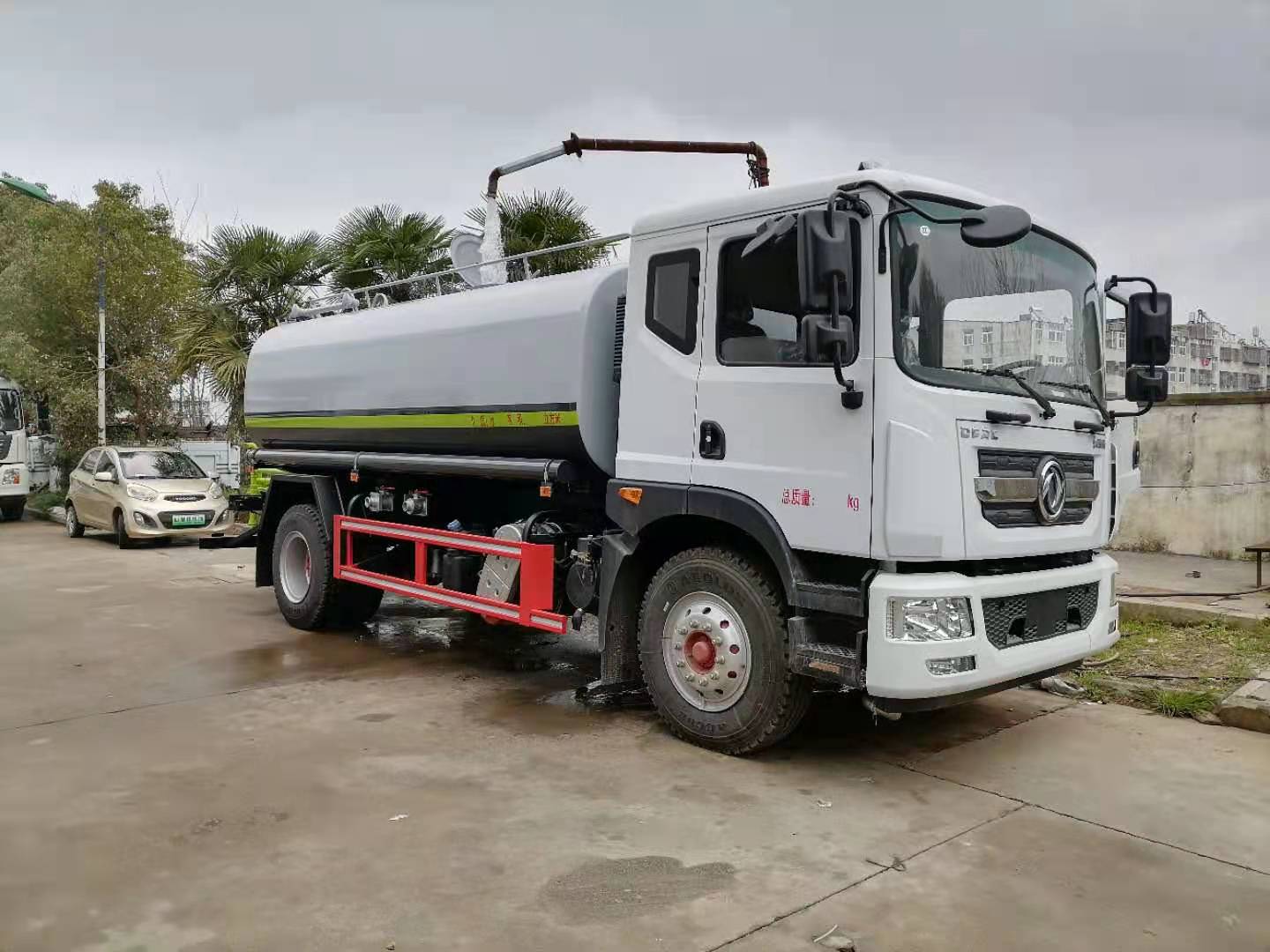 12噸綠化噴灑車,東風D9灑水車廠家直銷!