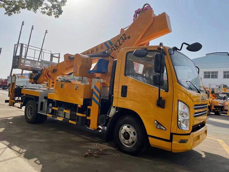 程力高空作業(yè)廠家講解高空作業(yè)車的未來發(fā)展趨勢