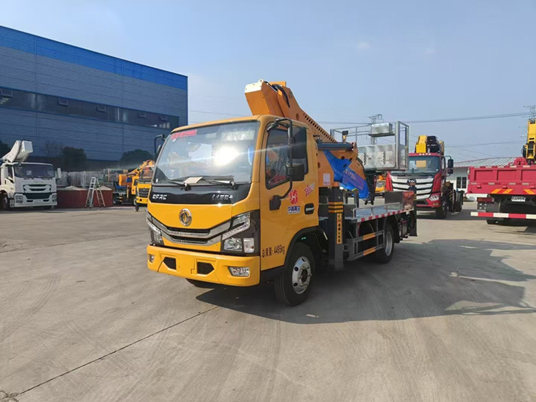 藍(lán)牌東風(fēng)多利卡28米直臂高空作業(yè)車推薦